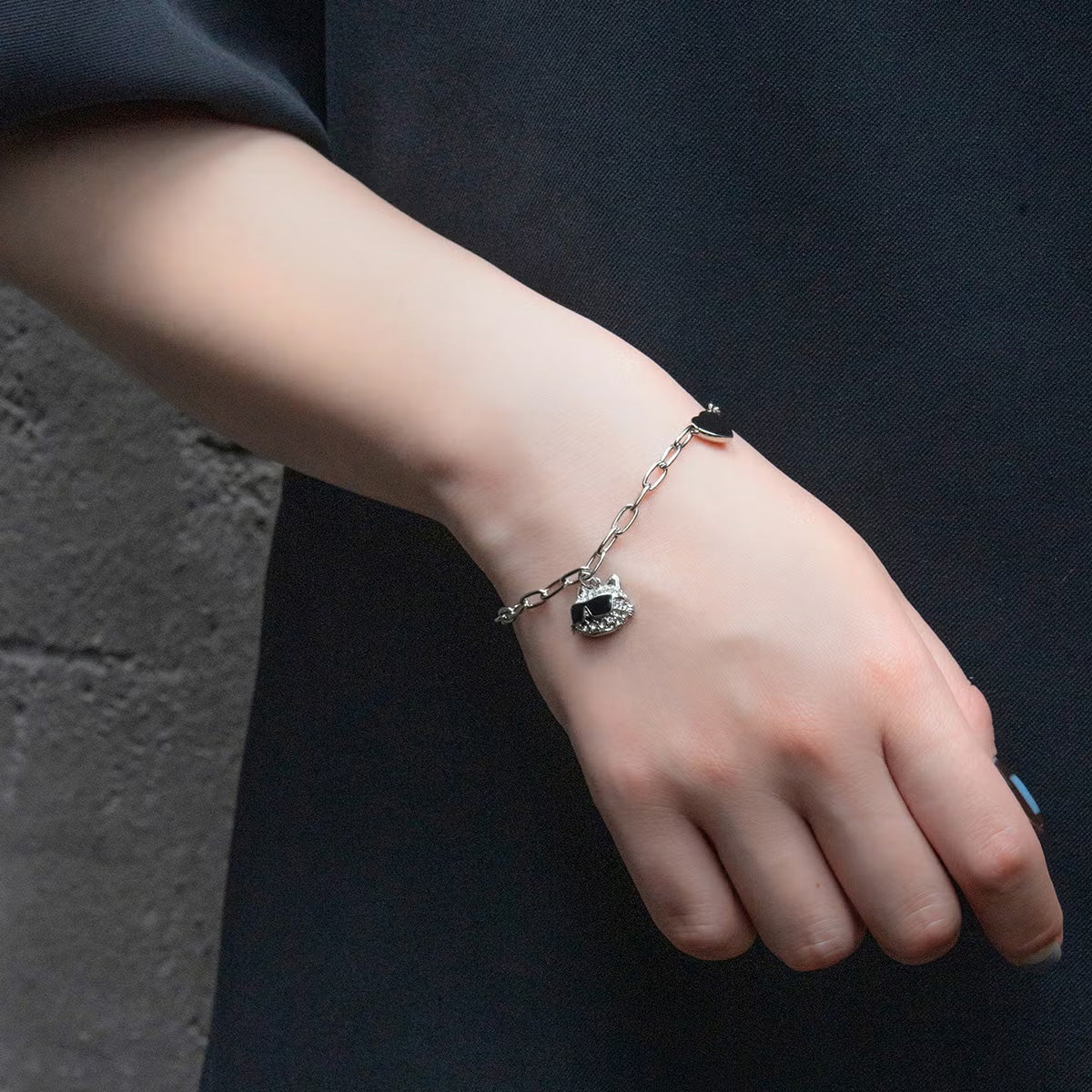 カール ラガーフェルド KARL LAGERFELD ブレスレット アクセサリー チャームコレクション Charm Collection シルバー クリスタル ホワイト エナメル シュペット チャーム KLAYD16