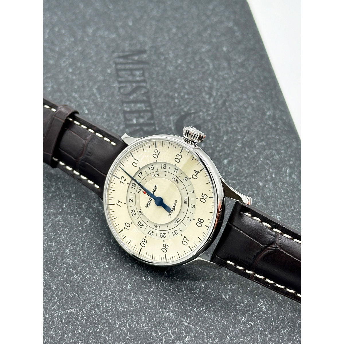 マイスタージンガー MeisterSinger パンゲア デイデイト アイボリー 40mm Pangaea Day Date Ivory 自動巻き 腕時計 メンズ PDD903