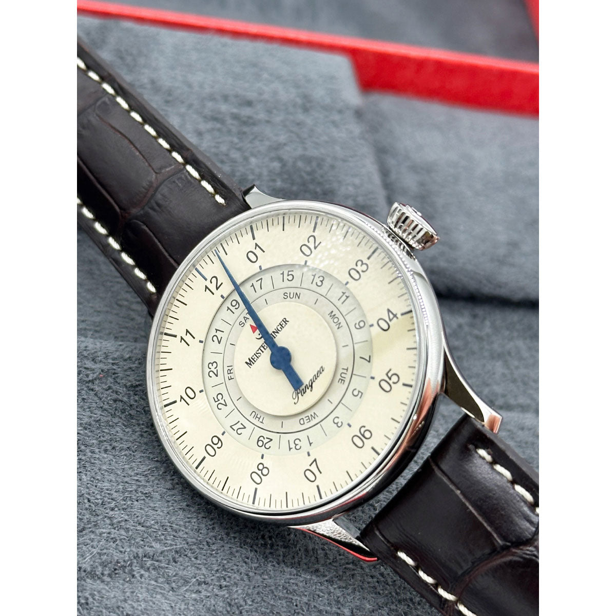 マイスタージンガー MeisterSinger パンゲア デイデイト アイボリー 40mm Pangaea Day Date Ivory 自動巻き 腕時計 メンズ PDD903