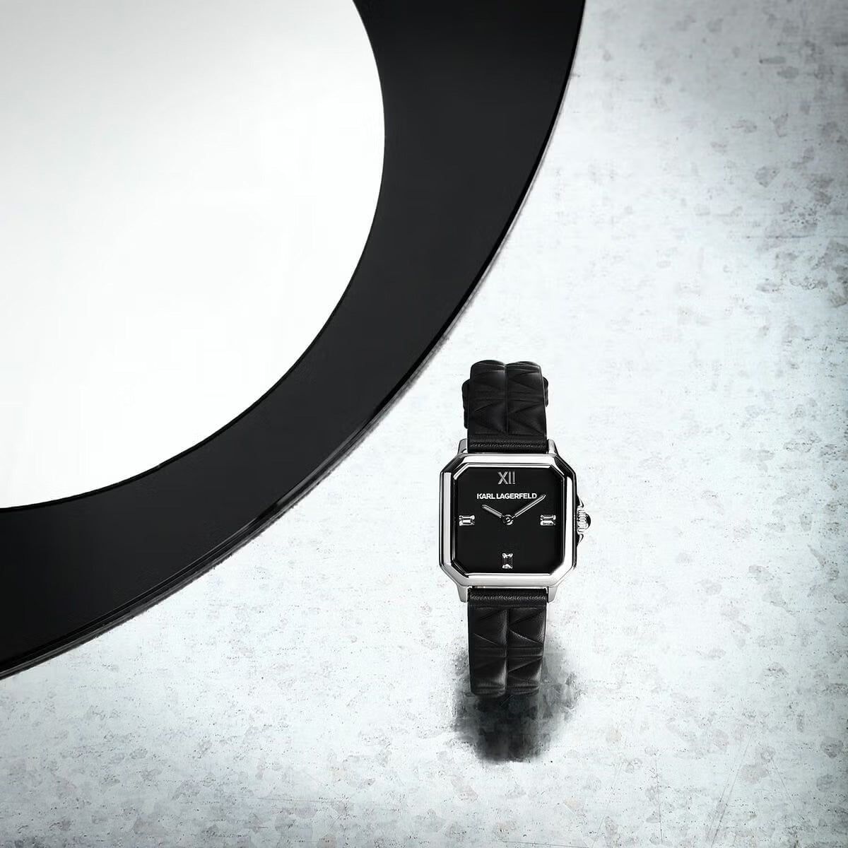 カール ラガーフェルド KARL LAGERFELD 腕時計 レディース スクエア クラシック SQUARE CLASSICS ブラック クリスタルストーン ダイヤル K キルティング ブラック レザー R0551102502【60回分割手数料無料！】