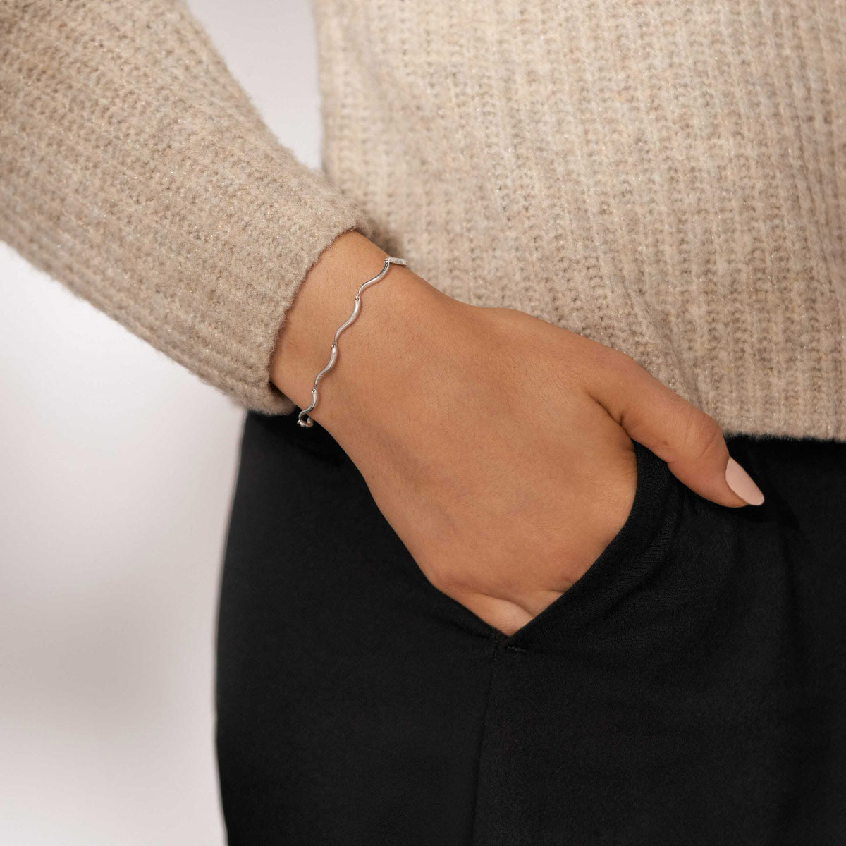 スカーゲン SKAGEN Essential Waves アクセサリー ブレスレット シルバートーン レディース SKJ1793040