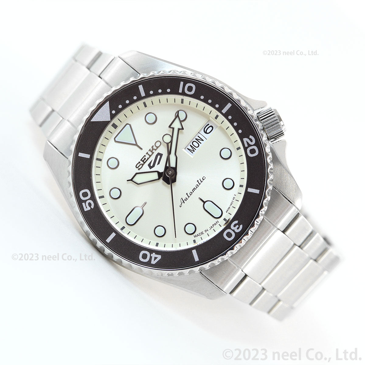 20,670円SEIKO 5 SPORTS 自動巻き white